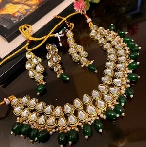 Elegant Gold and Green kundan Jewelry Set